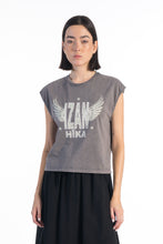 Cargar imagen en el visor de la galería, T-SHIRT IZAN